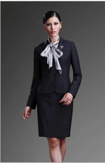 羊絨藏青色知性女套西服