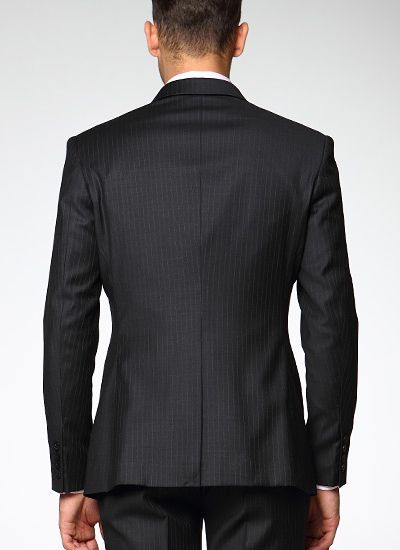 男士深灰色細條紋西服